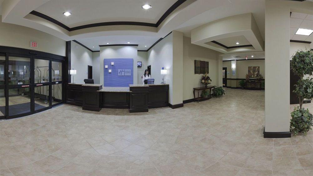 Holiday Inn Express & Suites Brownfield Extérieur photo