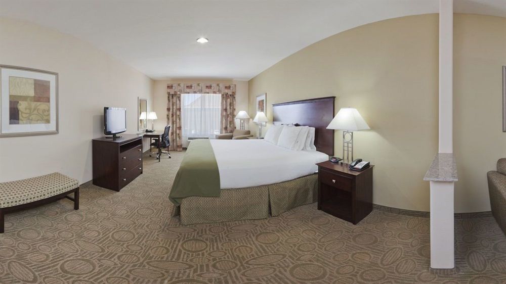 Holiday Inn Express & Suites Brownfield Extérieur photo