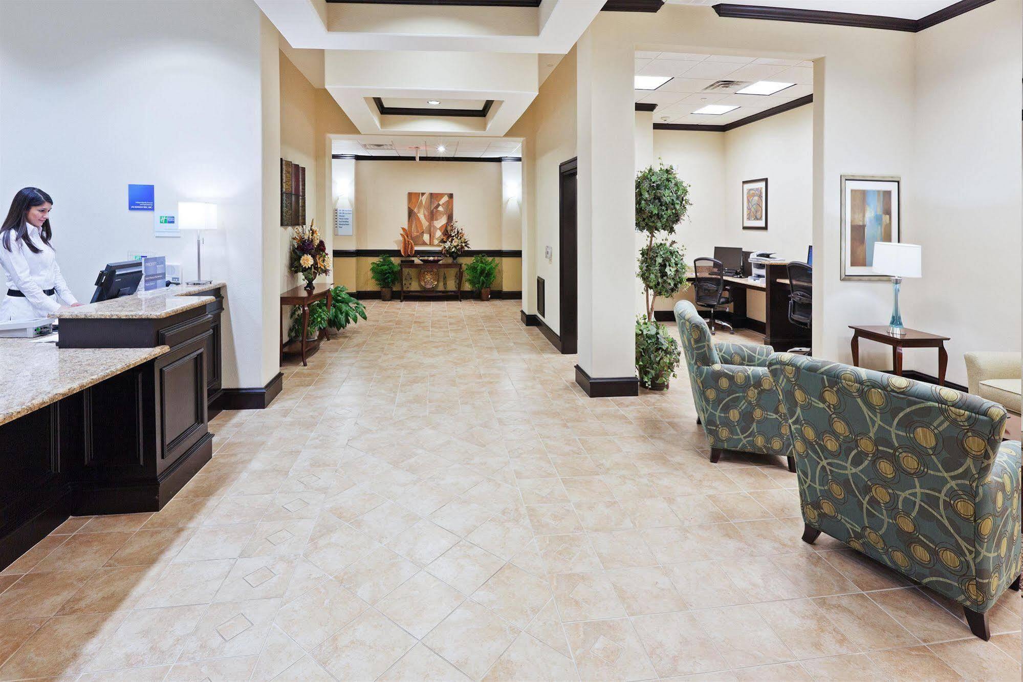 Holiday Inn Express & Suites Brownfield Extérieur photo