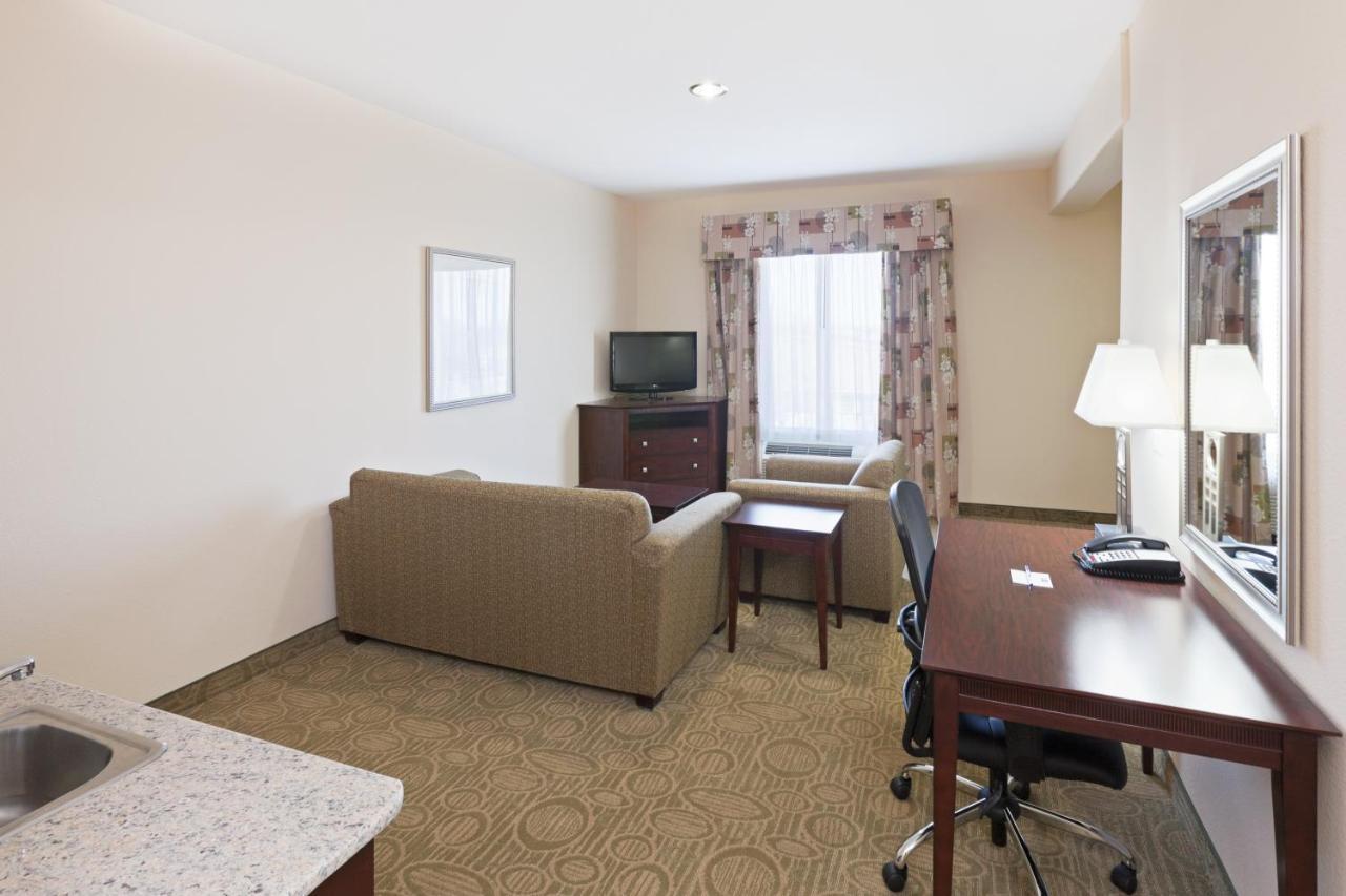 Holiday Inn Express & Suites Brownfield Extérieur photo