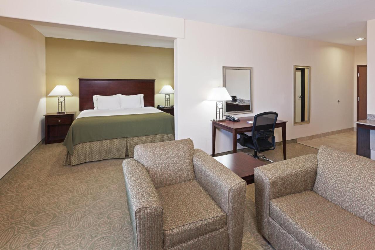 Holiday Inn Express & Suites Brownfield Extérieur photo